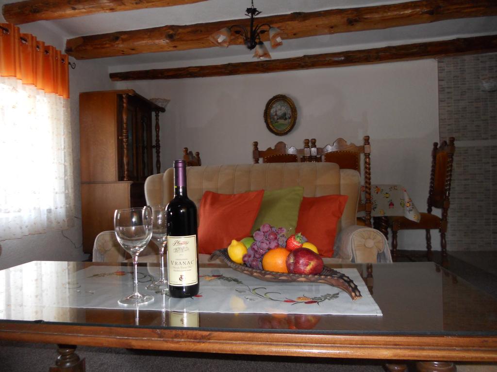 Apartment Djukovic Petrovac Buitenkant foto