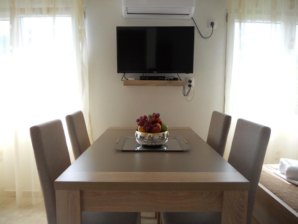 Apartment Djukovic Petrovac Buitenkant foto