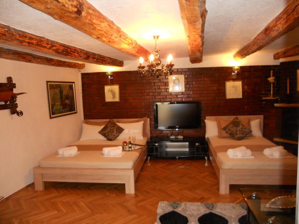 Apartment Djukovic Petrovac Buitenkant foto